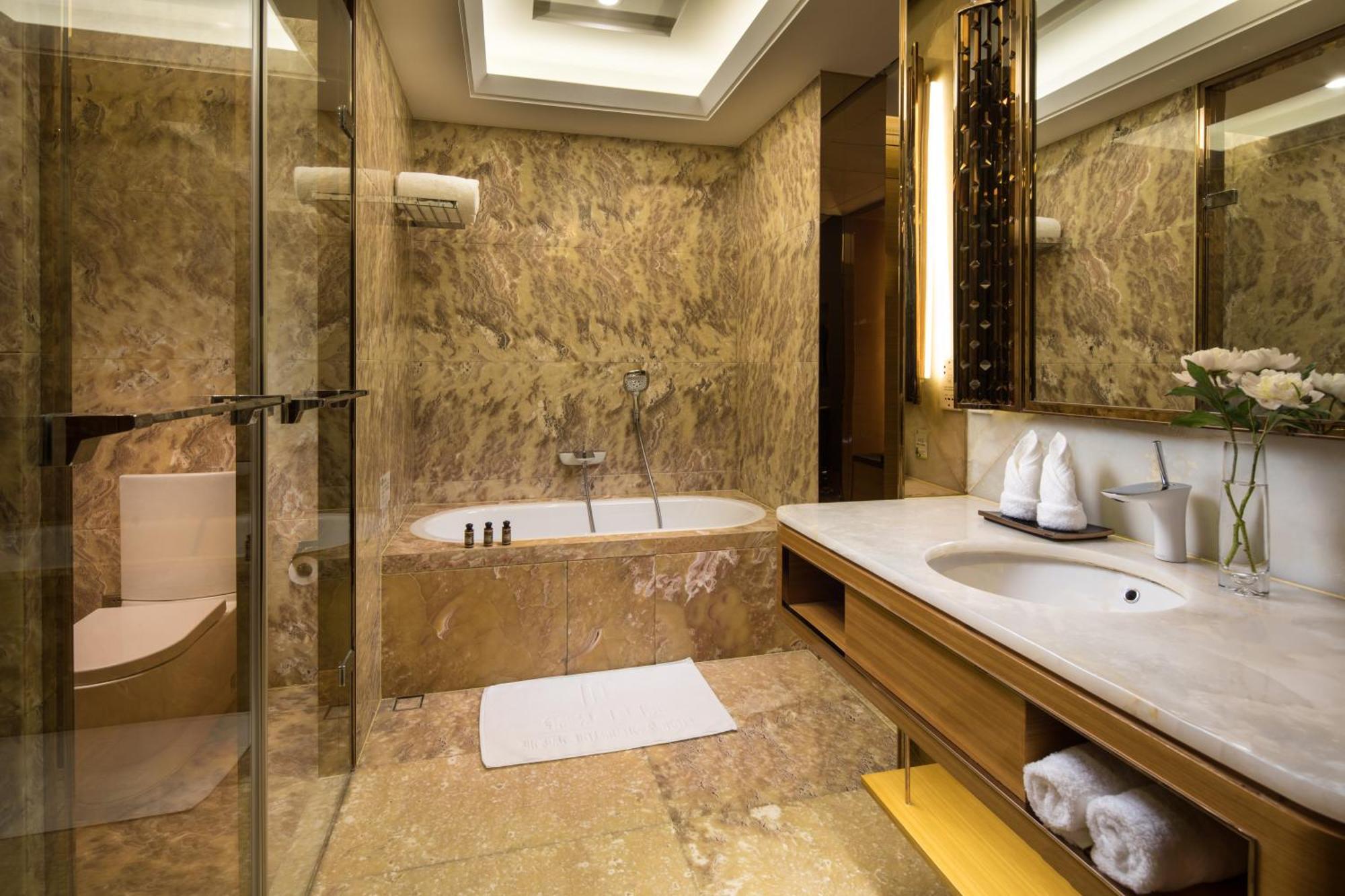 JinJiang International Hotel Urumqi Bagian luar foto
