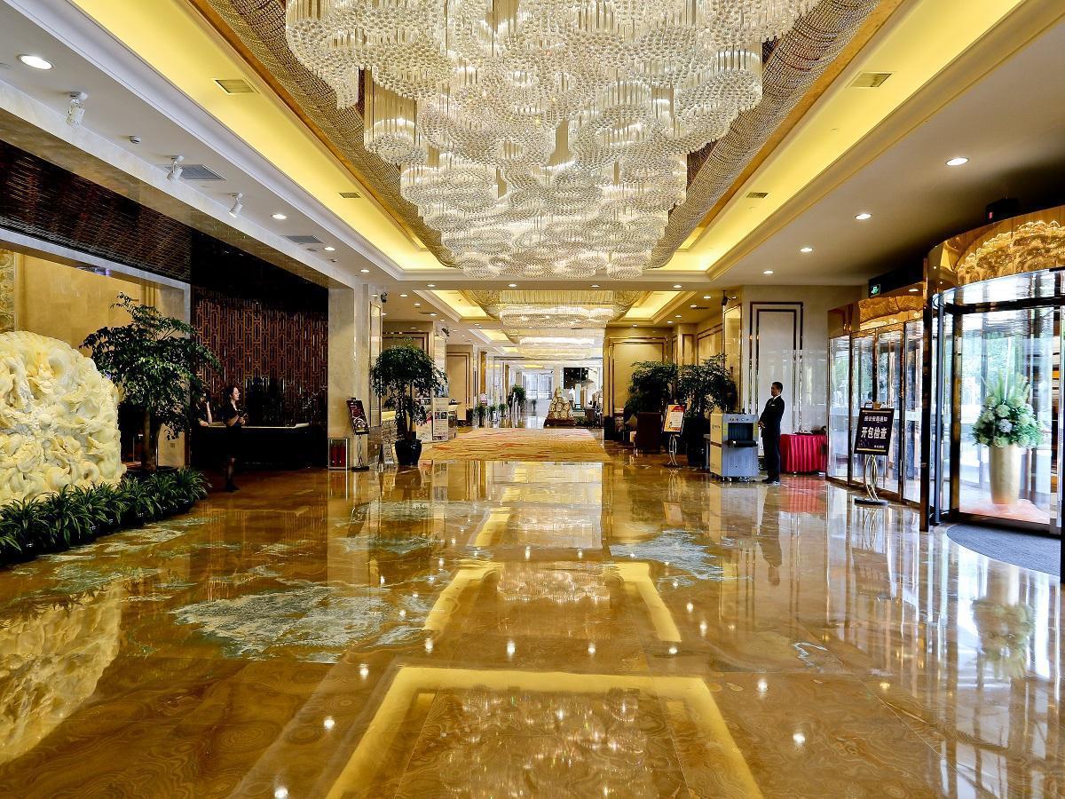 JinJiang International Hotel Urumqi Bagian luar foto