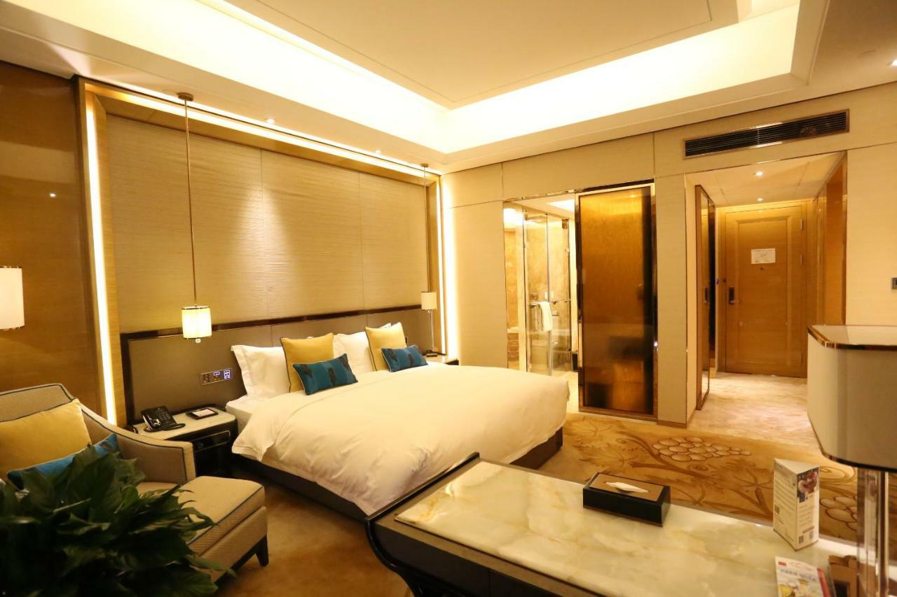 JinJiang International Hotel Urumqi Bagian luar foto