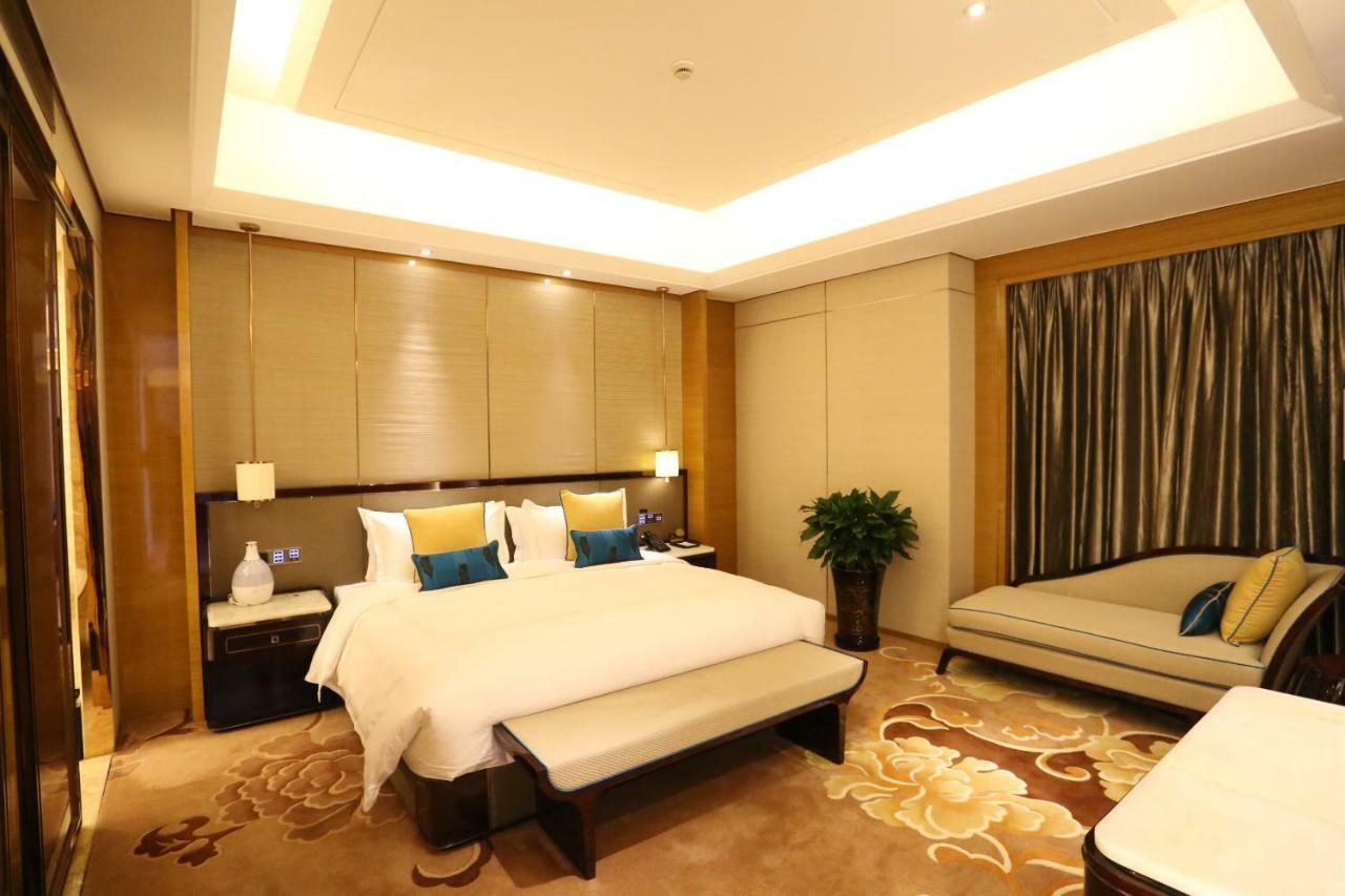 JinJiang International Hotel Urumqi Bagian luar foto